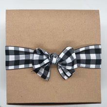 Load image into Gallery viewer, Happy Mother's Day Candle and Soap Gift Box